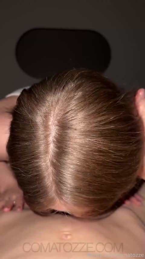 睡前我们决定拍一段我们平常自然的性爱视频