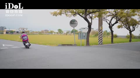 与外卖小哥一起3p调教淫妻- 晨沁 ID5359