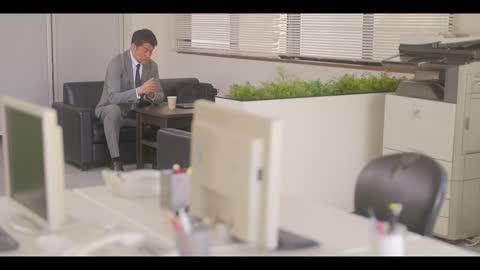 出差的不伦秘密 年轻人妻的无法抗拒 根尾明里 PRED-793