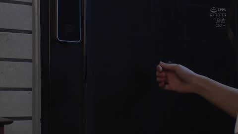 去不允许正戏的应召女郎店，来的却是隔壁的傲慢美人妻 桐谷茉莉 MEYD-624