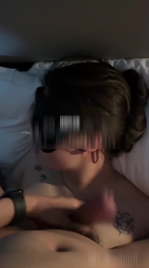 真实约炮深喉肥臀细腰的巨乳小淫娃