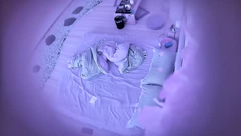 酒店偷拍！颜值非常高很水灵小仙女，巨乳女友被男友猛舔骚逼