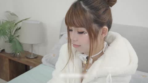 19y小桃子年纪轻轻越玩越大(要求3位大叔无套内射她！)4P无码