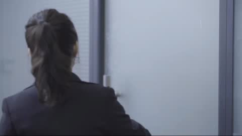 任性老公 工作说辞就辞；为生活，被老板想干就干 张美娜