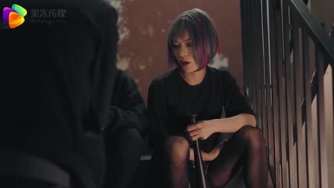 兄妹贩毒被追击，逃亡进了一对夫妻家《逃亡的兄妹》聂小倩 杜娟 91CM-073
